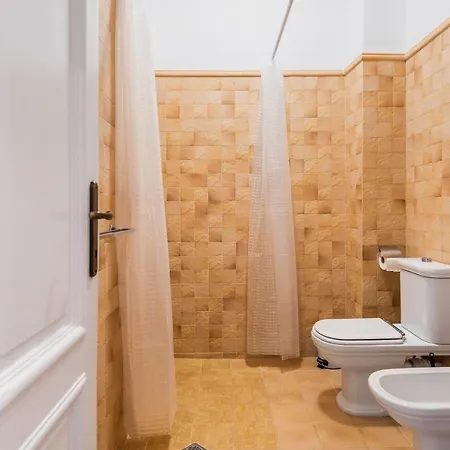 Appartamento Majestic 1bd Near Nevsky Cathedral With Balcony *