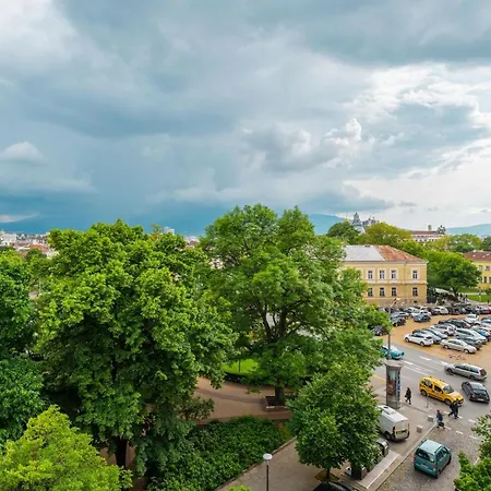 Majestic 1bd Near Nevsky Cathedral With Balcony Appartamento Sofia